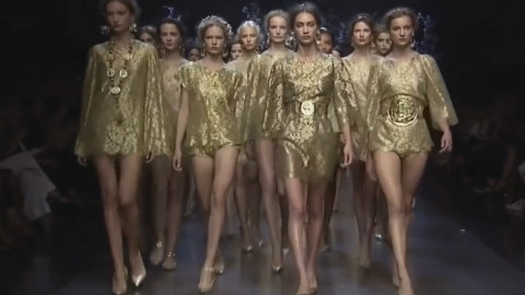 【Dolce&Gabbana 杜嘉班纳】腿玩年系列!满屏的大腿!我想我还可以玩十年!!!